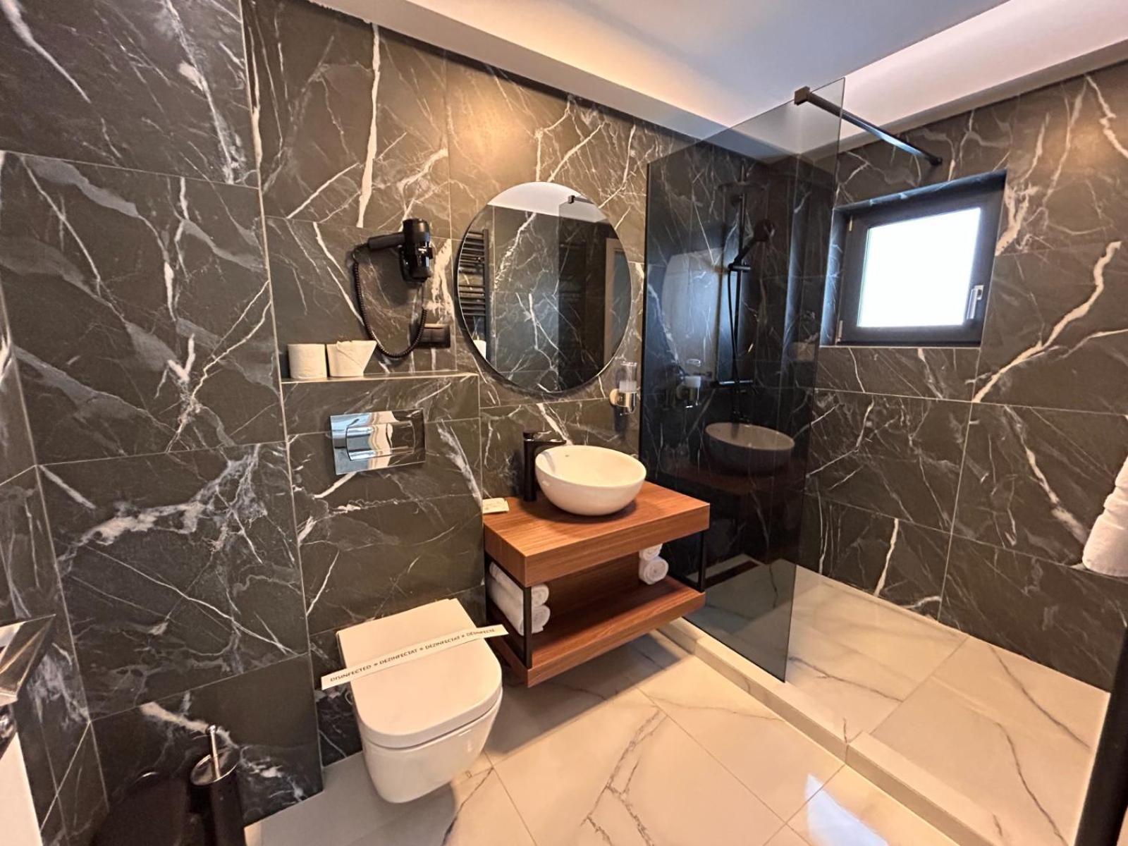 Monarc Boutique Aparthotel - Self Check-In Visan Ngoại thất bức ảnh